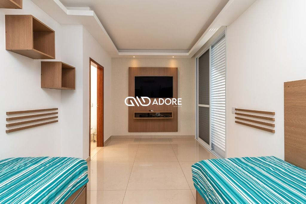 Casa de Condomínio à venda com 4 quartos, 376m² - Foto 32