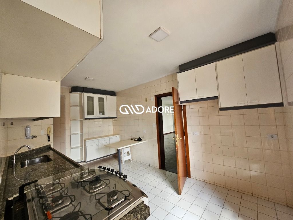 Apartamento para alugar com 3 quartos, 130m² - Foto 10