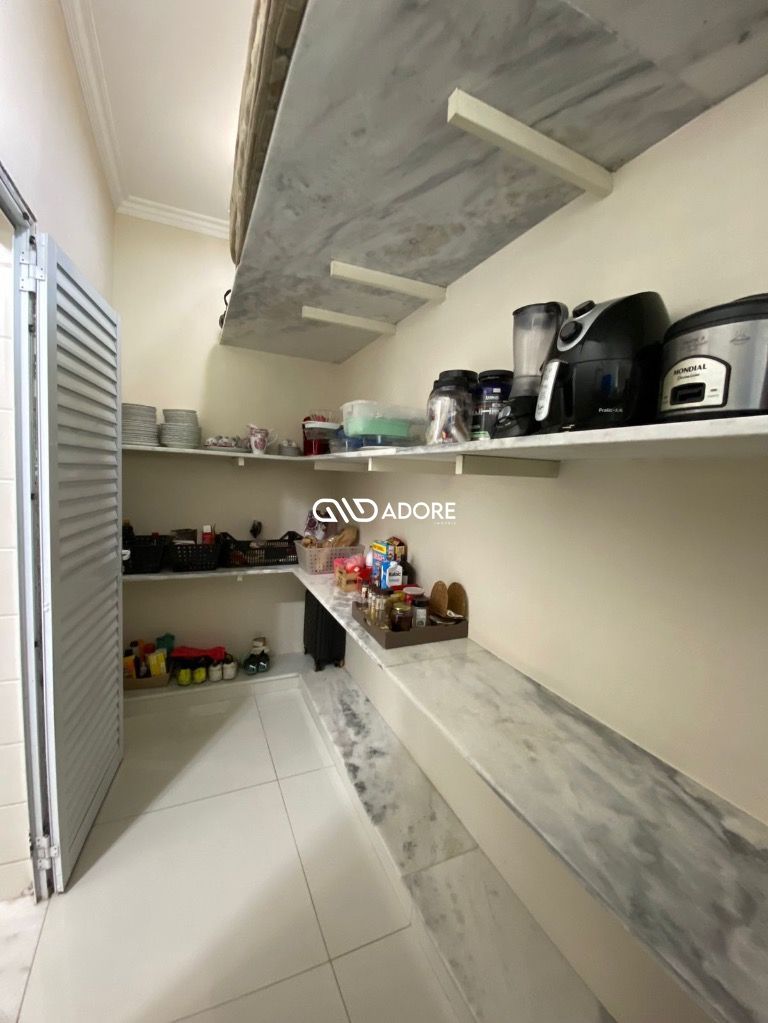 Casa de Condomínio à venda e aluguel com 3 quartos, 450m² - Foto 10