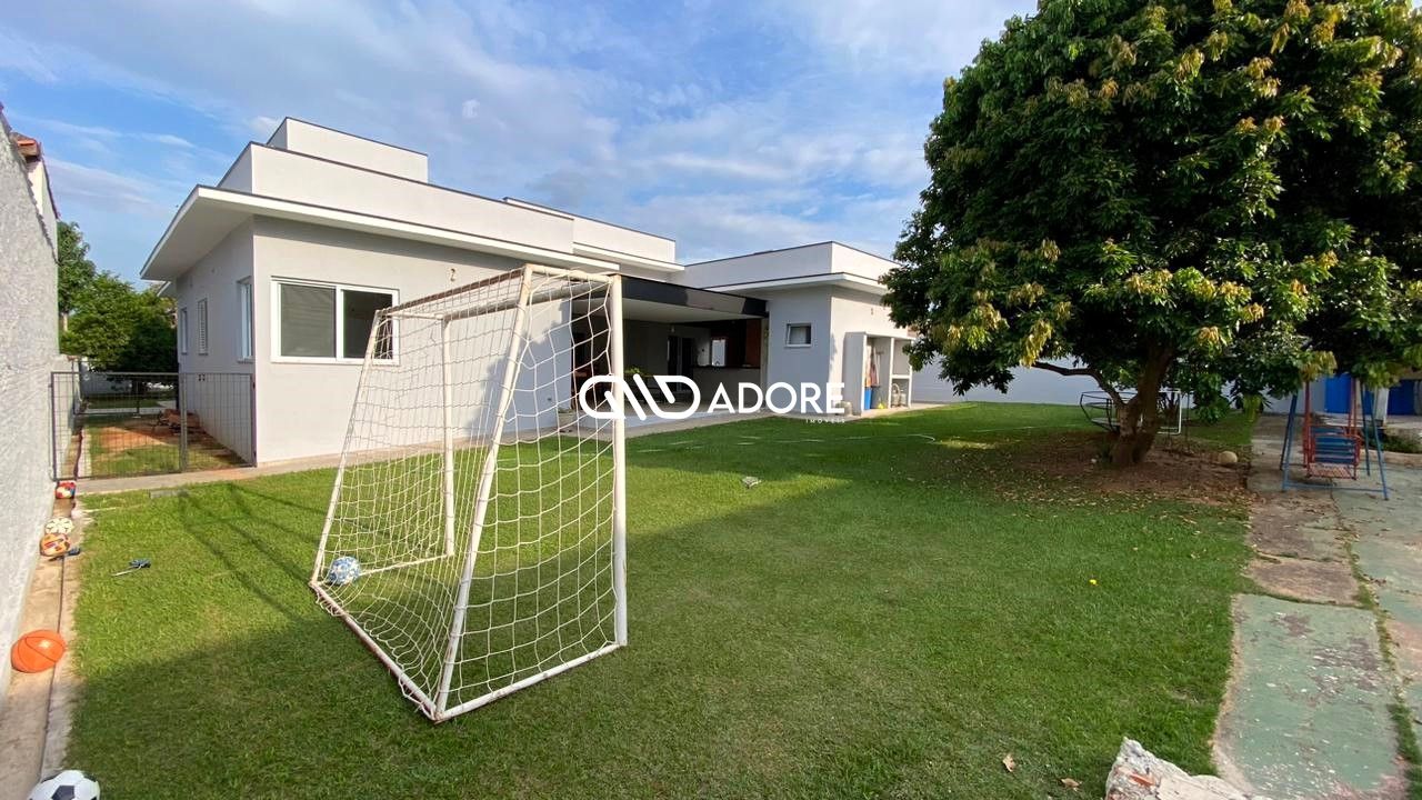 Casa de Condomínio à venda com 3 quartos, 350m² - Foto 1