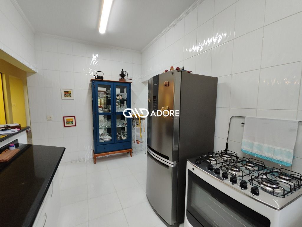 Casa de Condomínio à venda com 4 quartos, 304m² - Foto 10