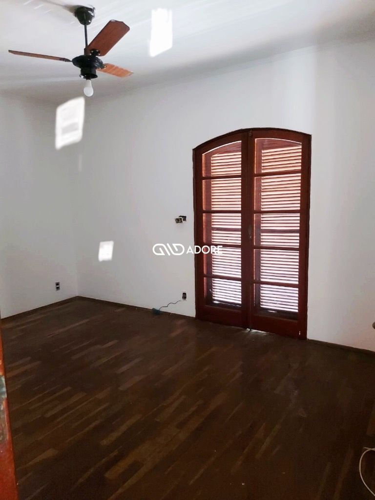 Casa à venda com 3 quartos, 300m² - Foto 17