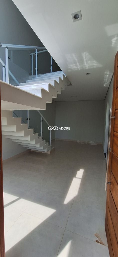 Casa de Condomínio à venda com 3 quartos, 213m² - Foto 4