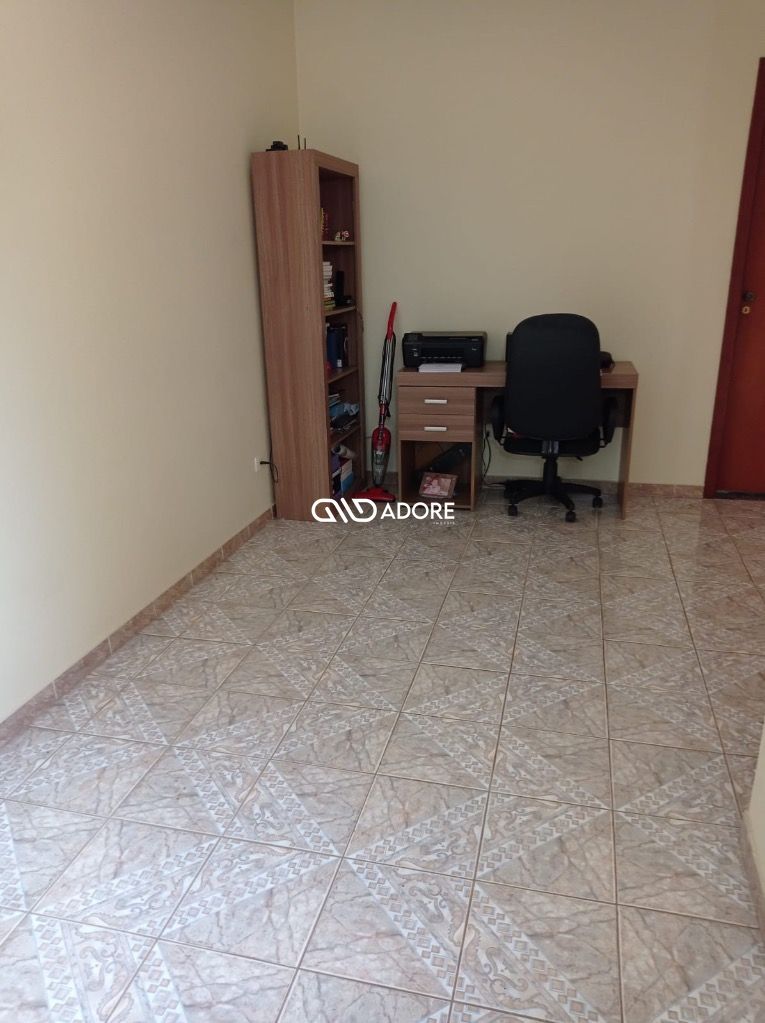 Casa à venda com 3 quartos, 201m² - Foto 2