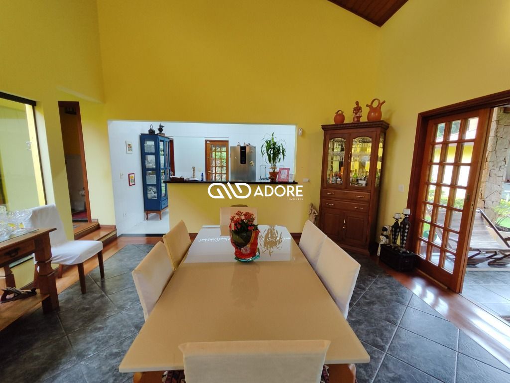 Casa de Condomínio à venda com 4 quartos, 304m² - Foto 9