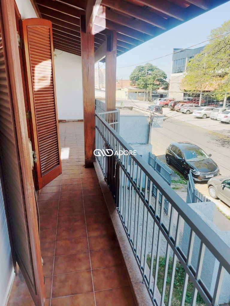 Casa à venda com 3 quartos, 300m² - Foto 4