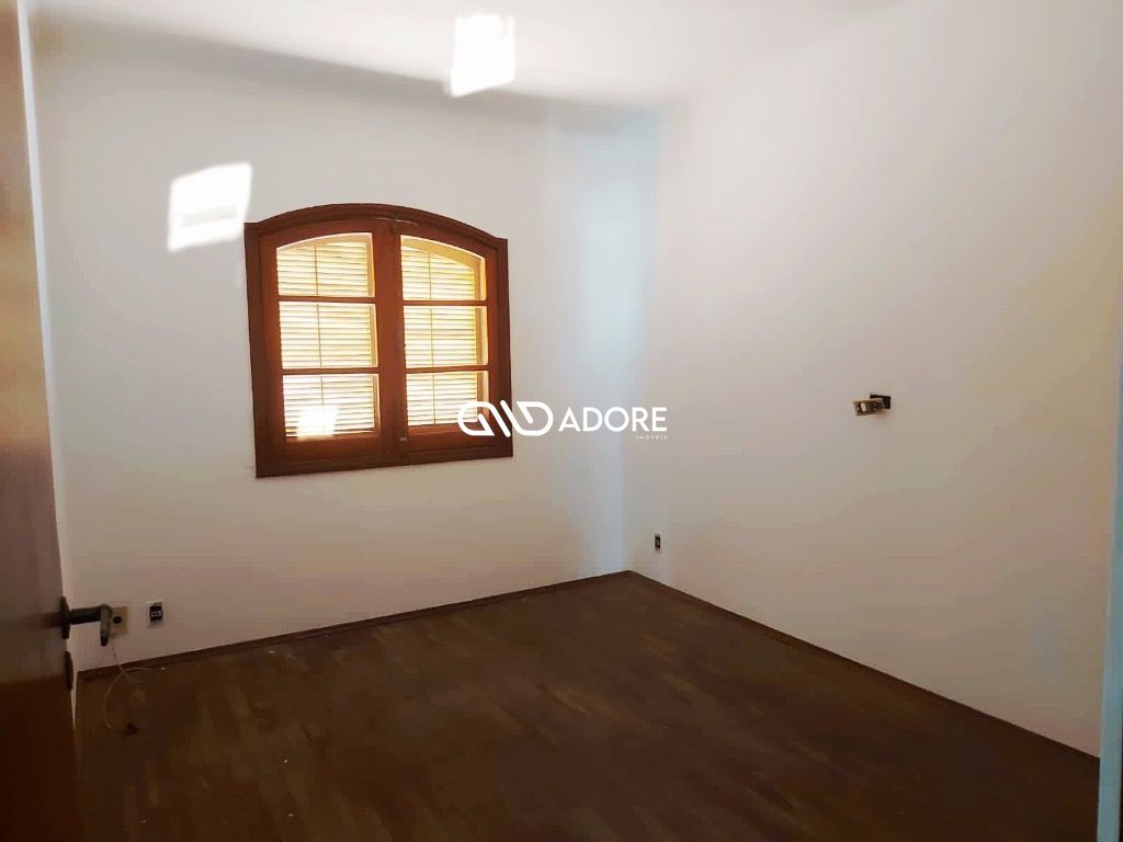 Casa à venda com 3 quartos, 300m² - Foto 15