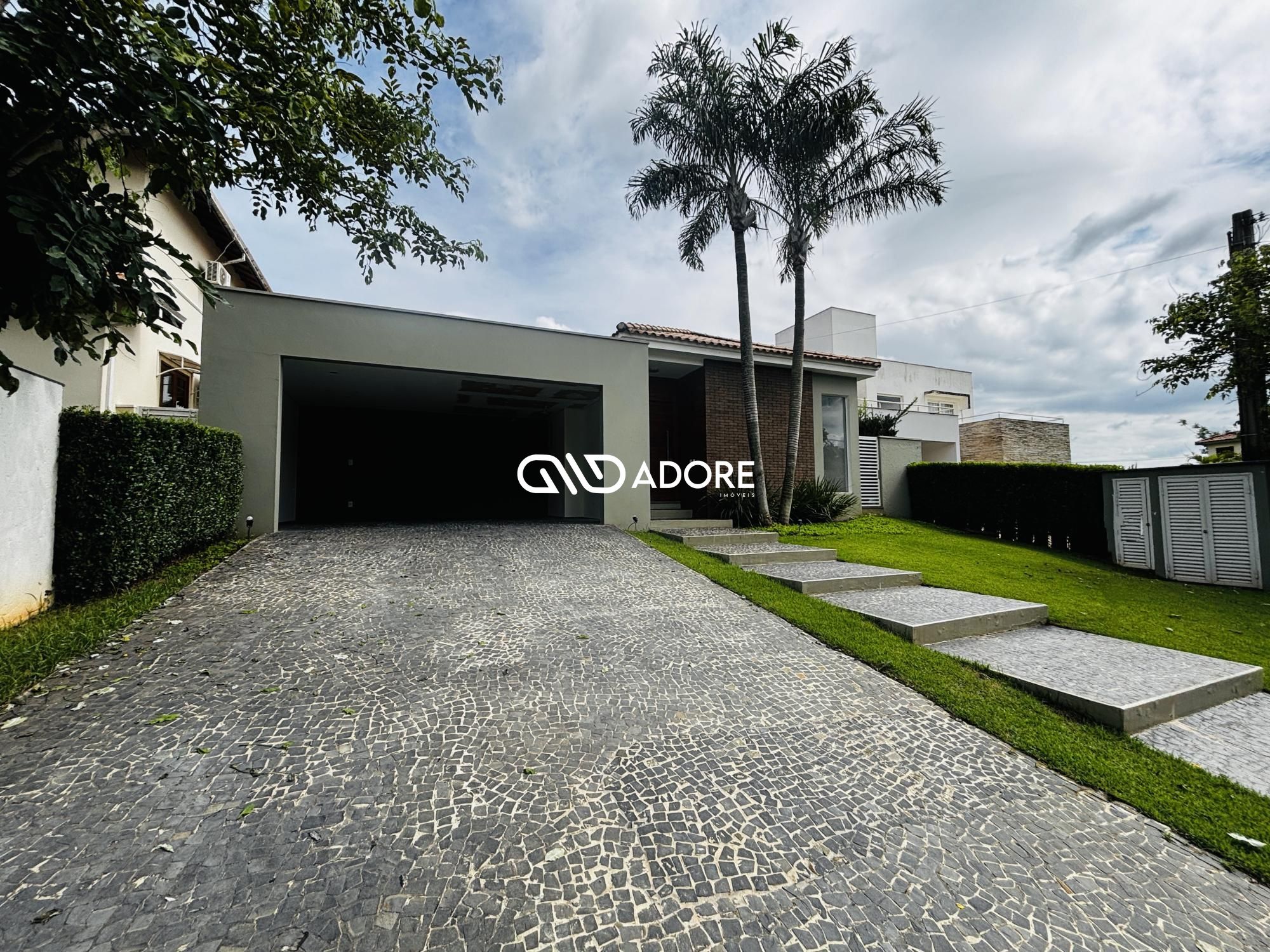 Casa de Condomínio para alugar com 5 quartos, 288m² - Foto 2