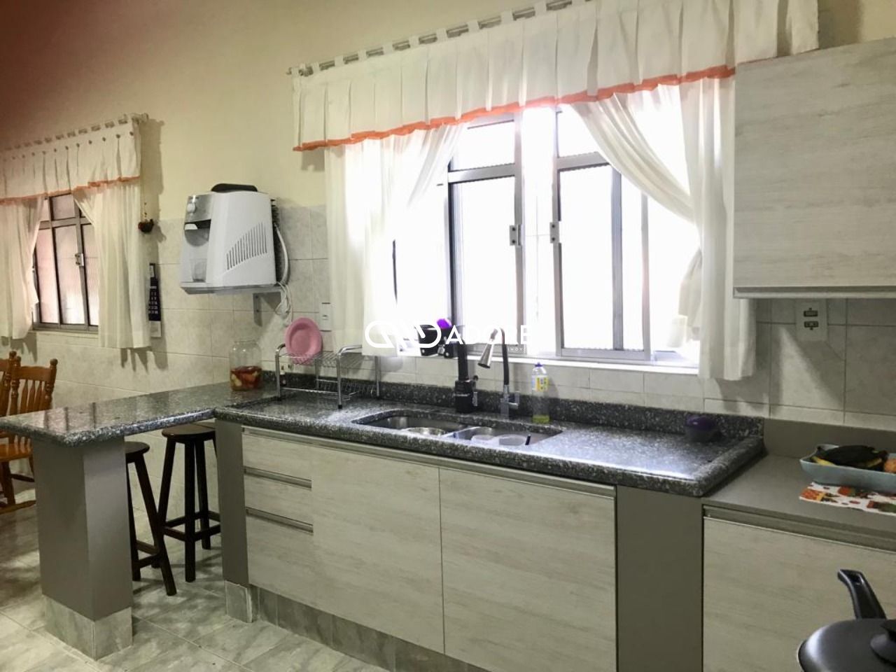 Casa à venda e aluguel com 3 quartos, 160m² - Foto 13