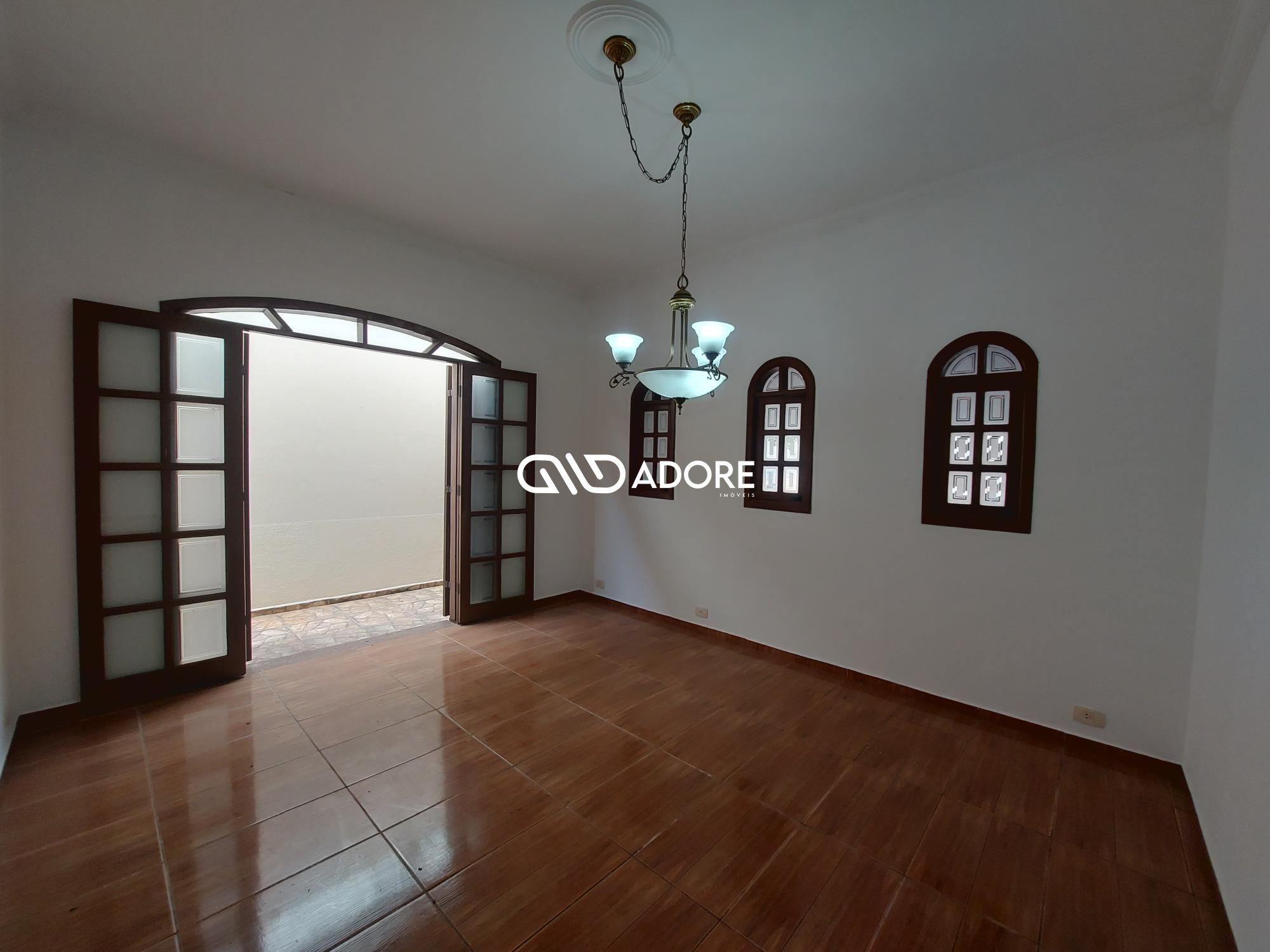 Casa à venda e aluguel com 3 quartos, 246m² - Foto 5