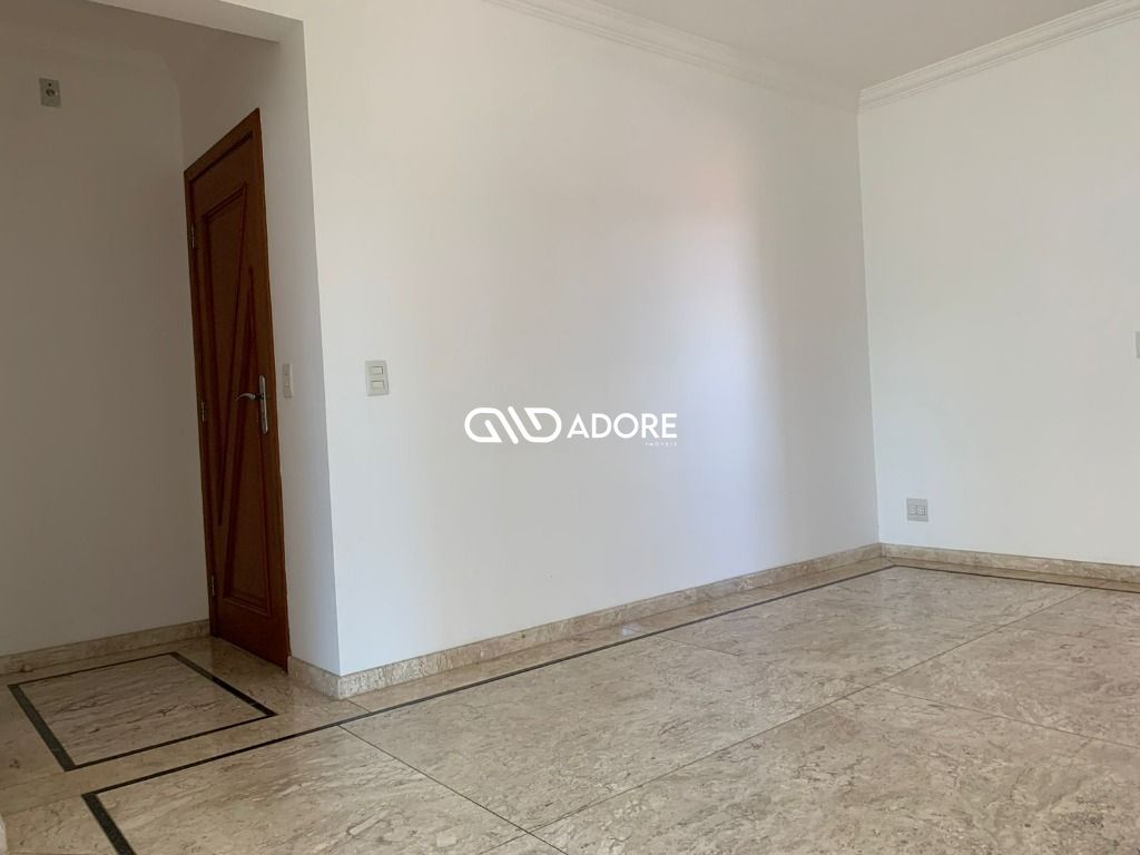 Apartamento à venda com 3 quartos, 137m² - Foto 2