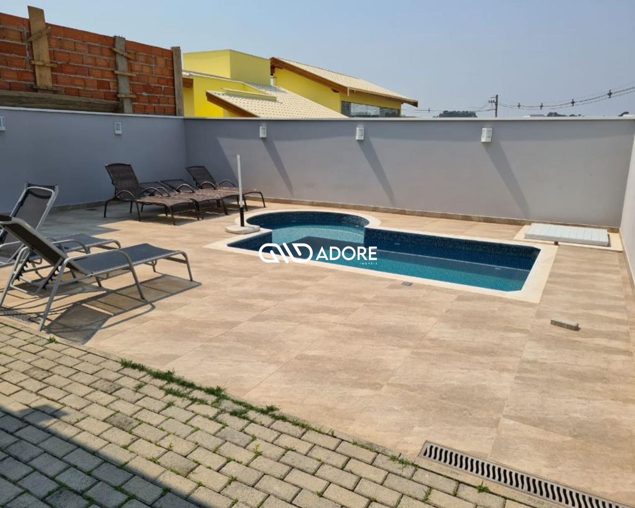 Casa de Condomínio à venda com 3 quartos, 240m² - Foto 1