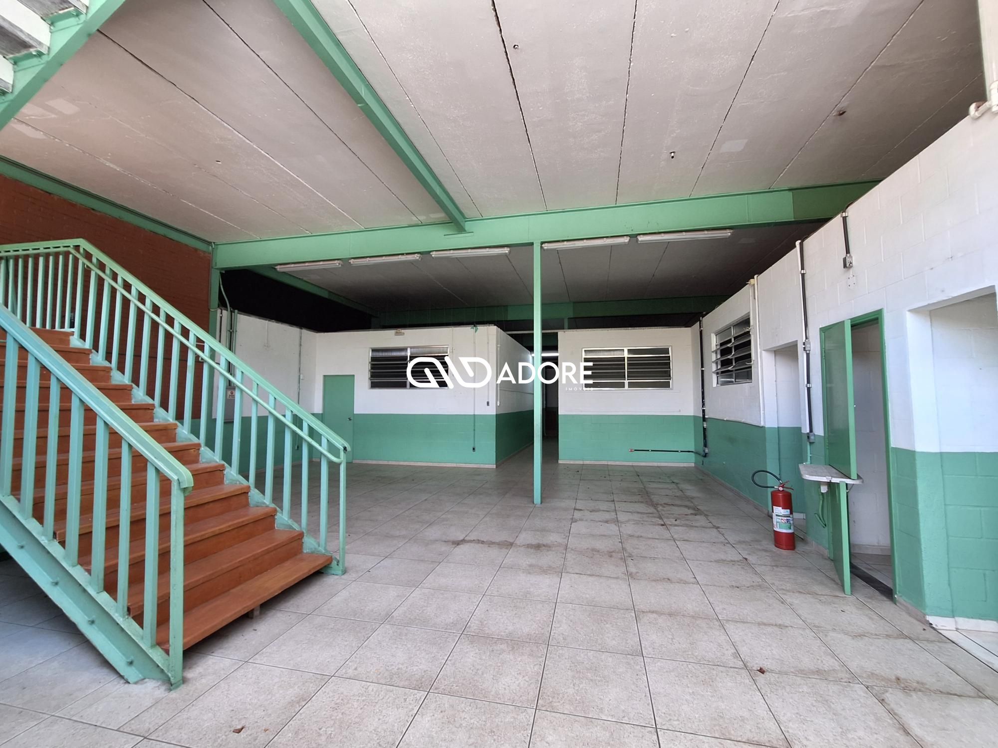 Prédio Inteiro para alugar com 26 quartos, 311m² - Foto 2