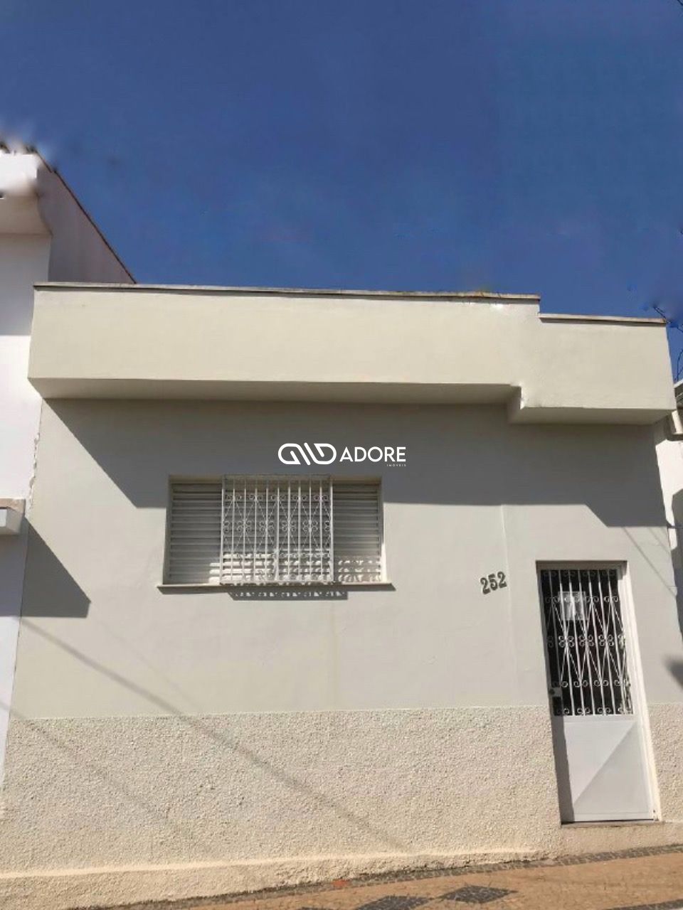 Casa à venda com 3 quartos, 156m² - Foto 1