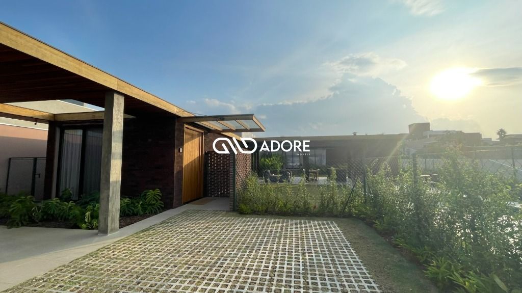 Casa de Condomínio à venda com 4 quartos, 320m² - Foto 3