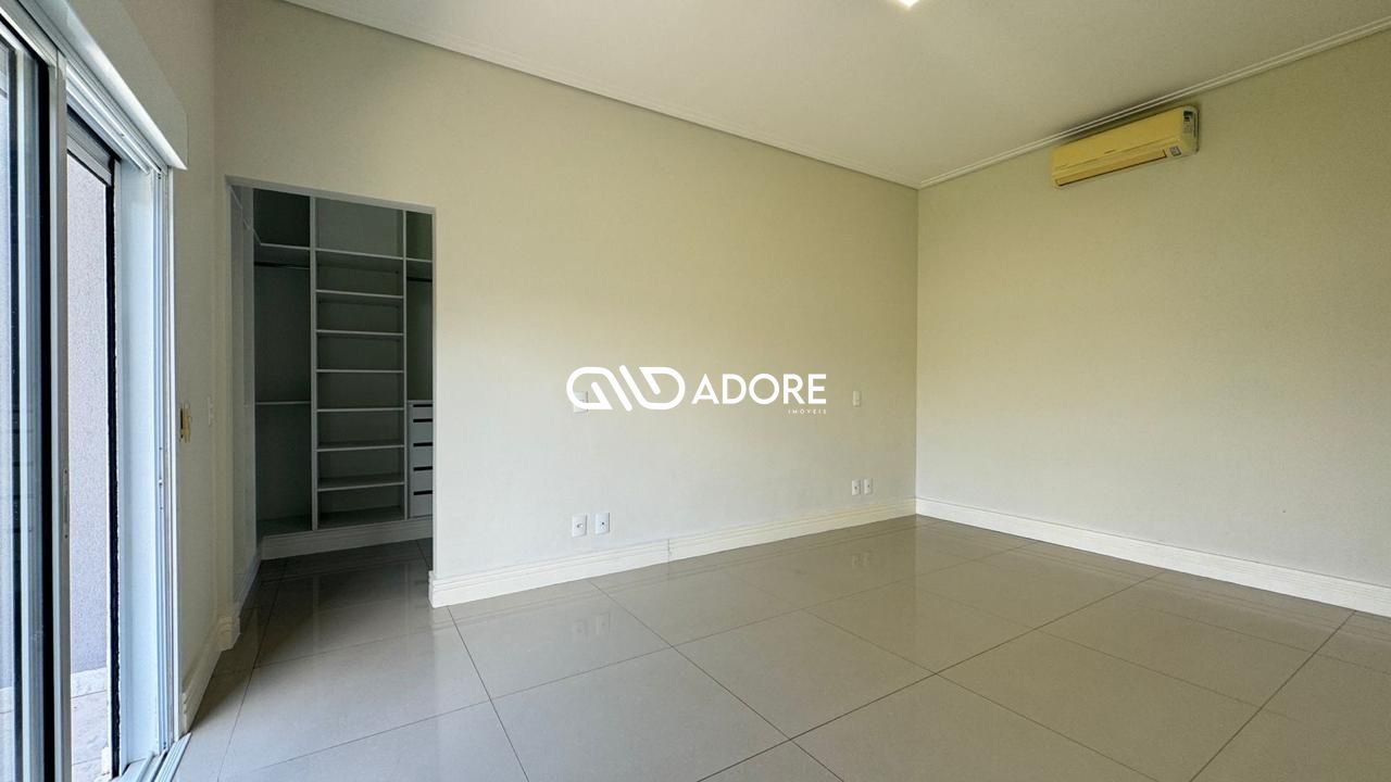 Casa de Condomínio à venda com 4 quartos, 350m² - Foto 18