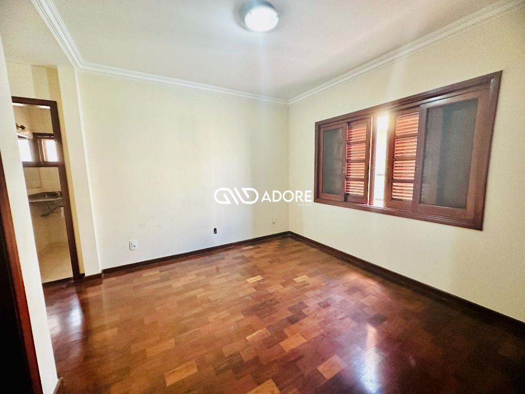 Casa de Condomínio à venda com 4 quartos, 300m² - Foto 10