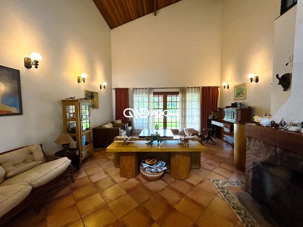 Casa de Condomínio à venda com 5 quartos, 530m² - Foto 4