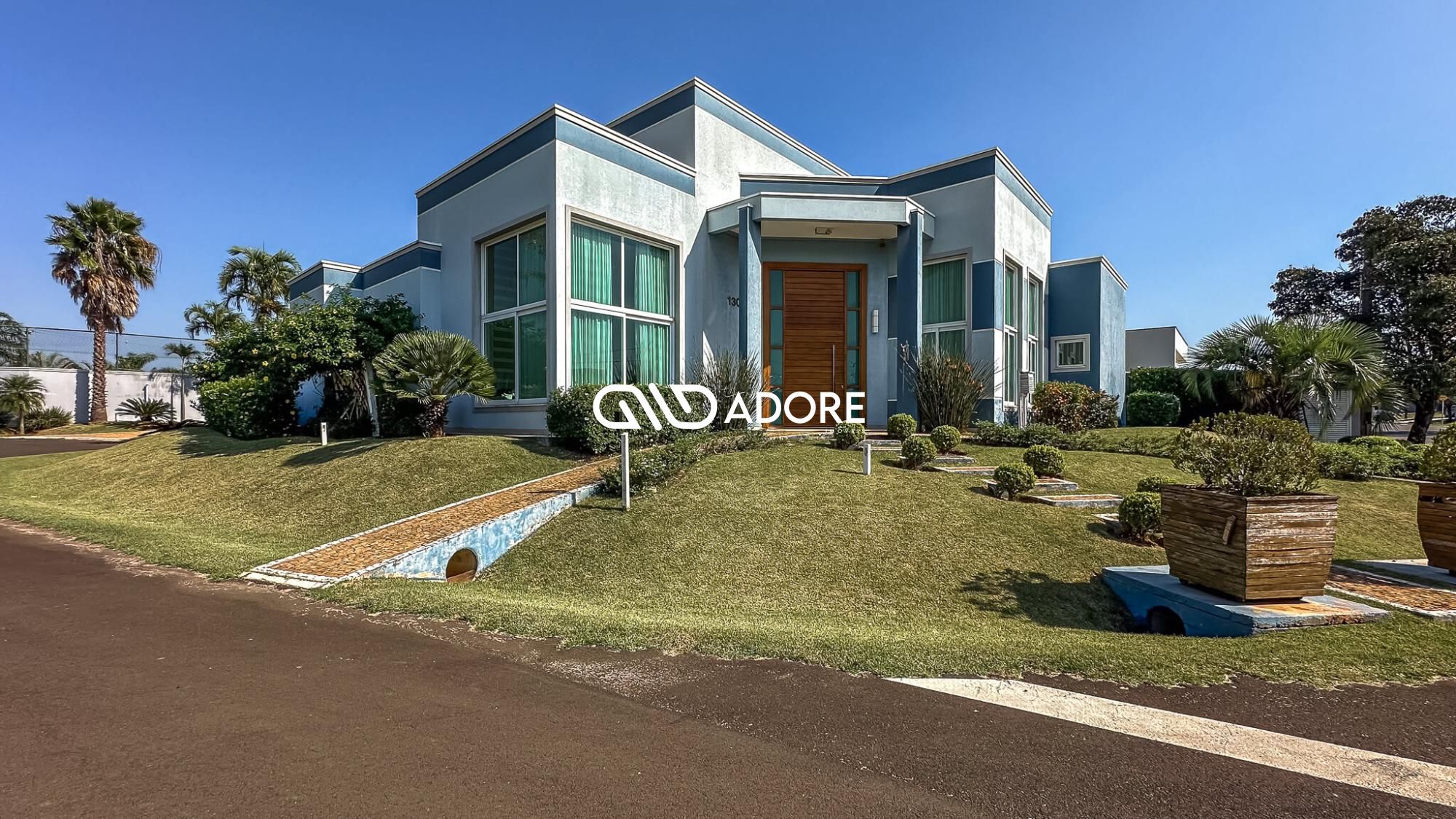 Casa de Condomínio à venda com 4 quartos, 550m² - Foto 2