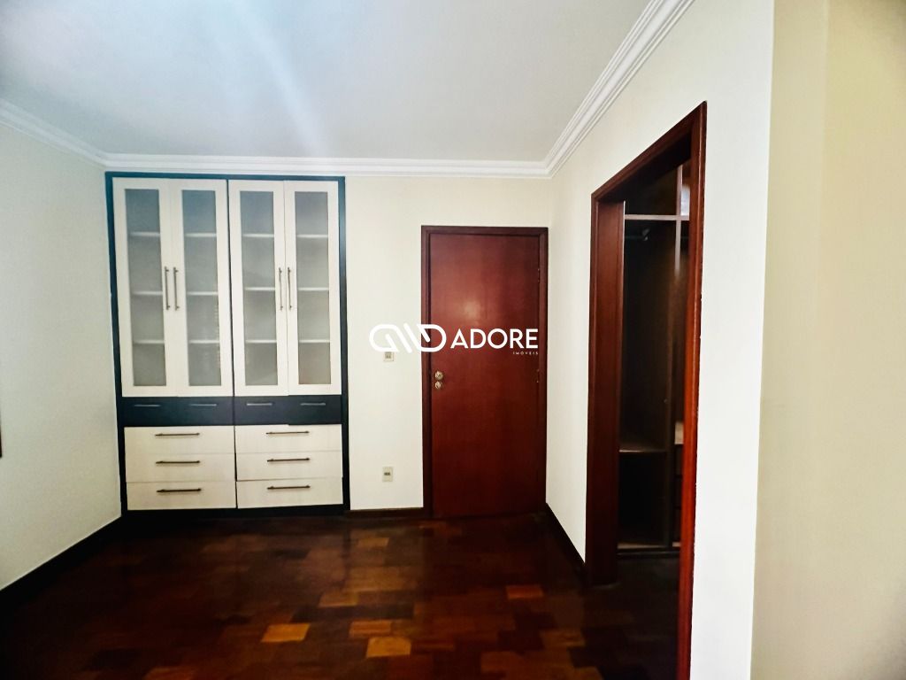 Casa de Condomínio à venda com 4 quartos, 300m² - Foto 9