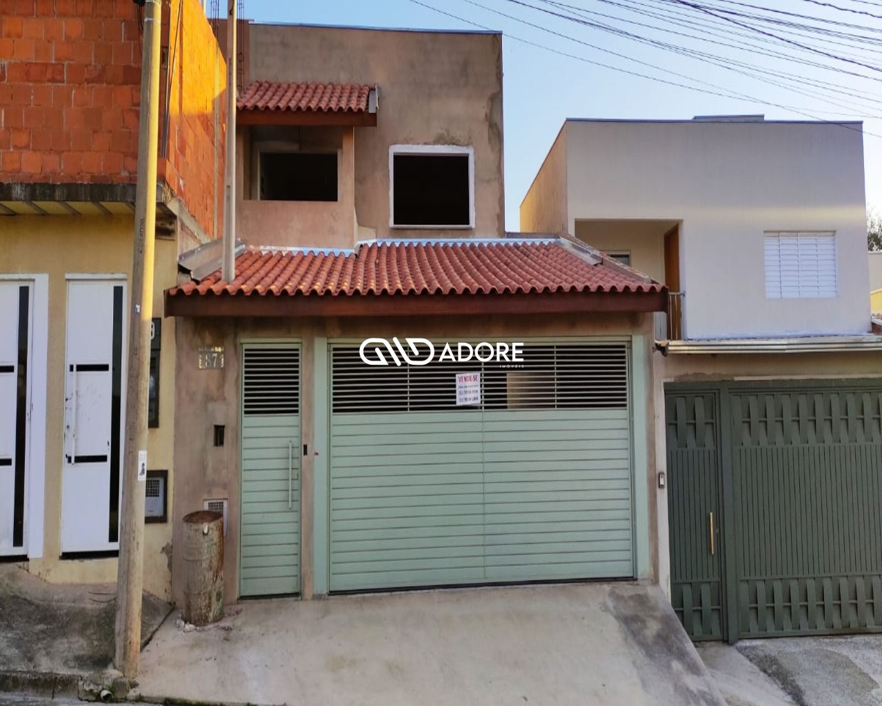 Casa à venda com 3 quartos, 200m² - Foto 1