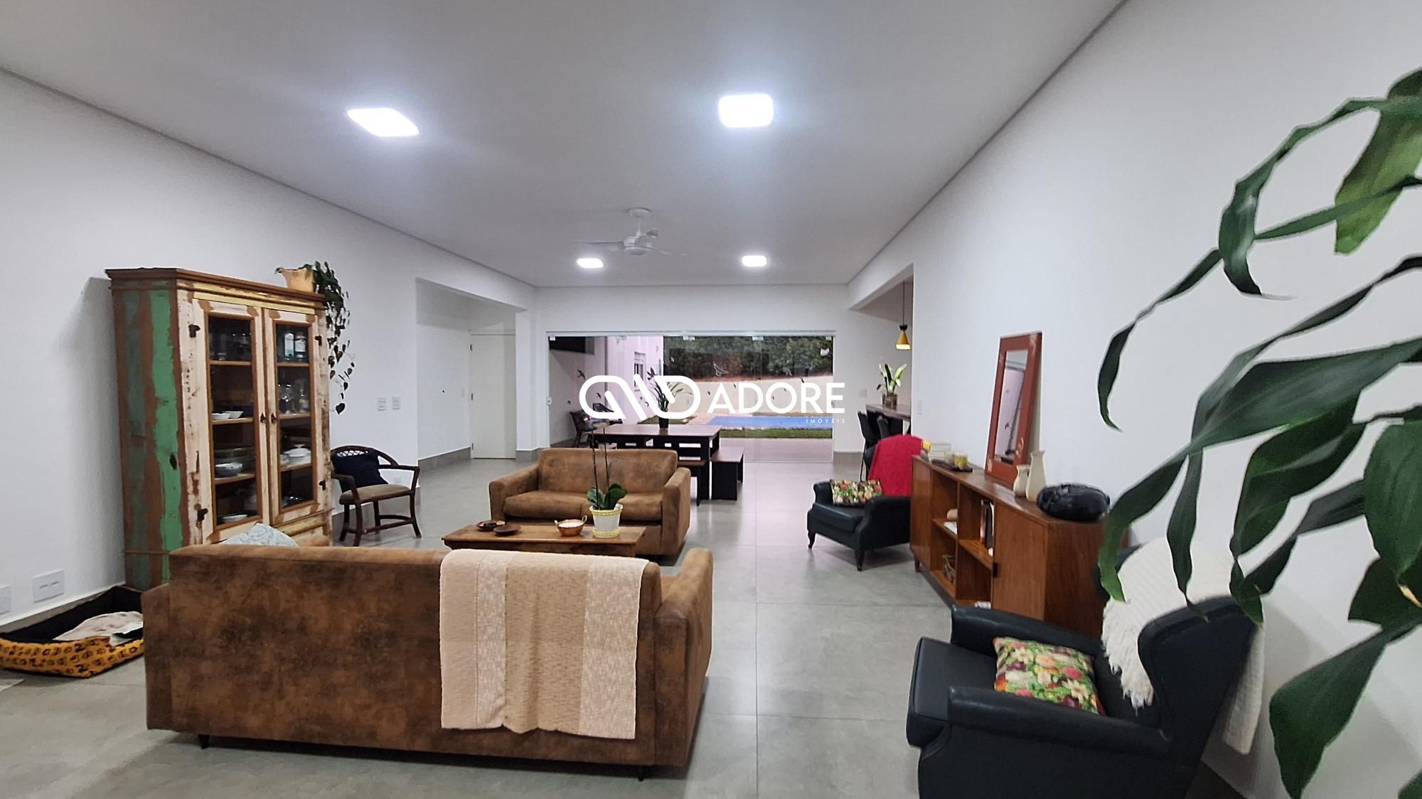 Casa de Condomínio à venda com 3 quartos, 335m² - Foto 2