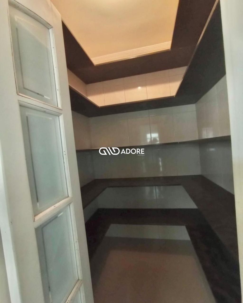 Casa de Condomínio à venda com 3 quartos, 320m² - Foto 4