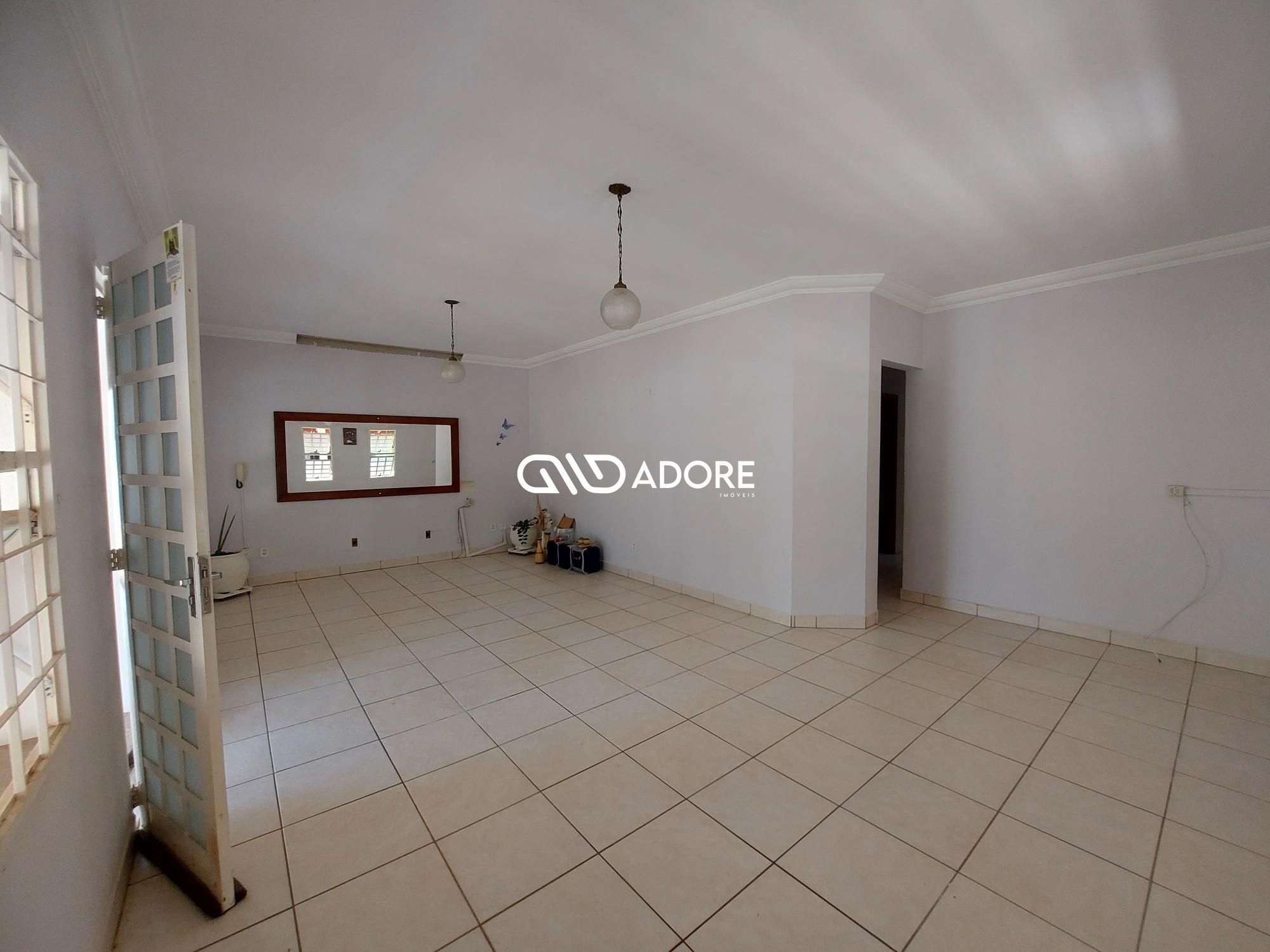 Casa de Condomínio à venda e aluguel com 2 quartos, 310m² - Foto 1