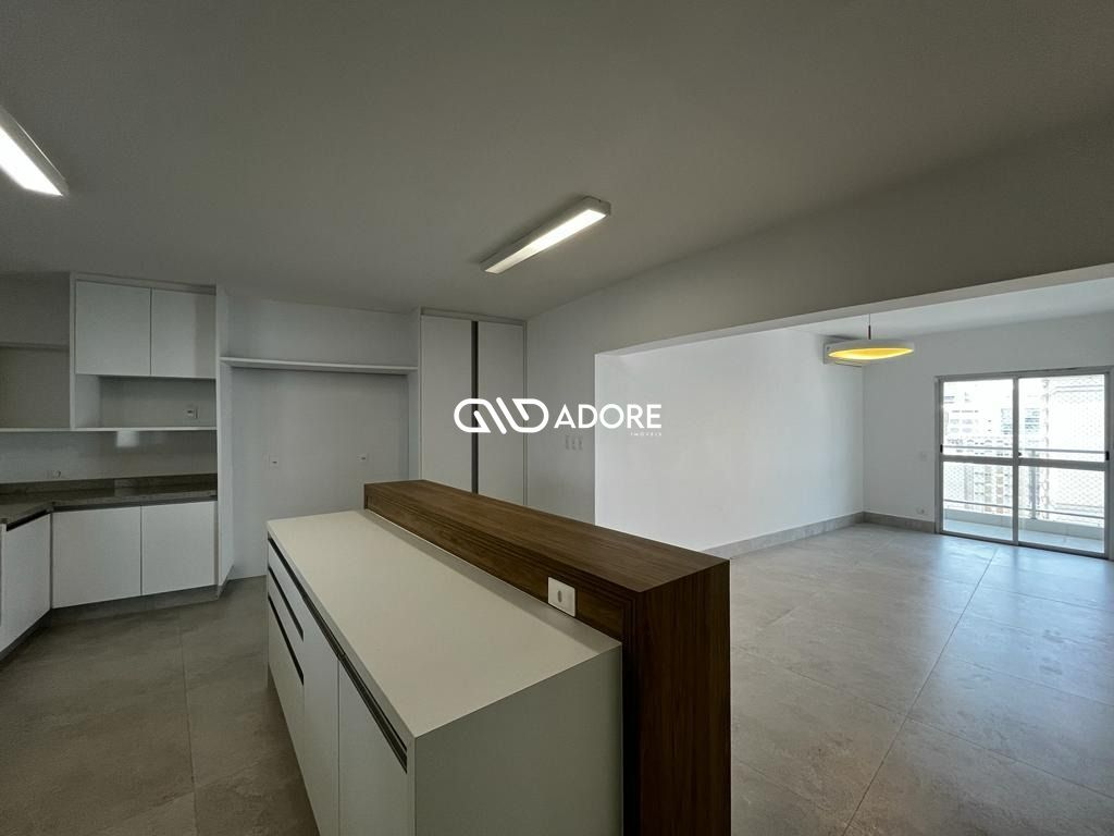 Apartamento à venda com 3 quartos, 350m² - Foto 4