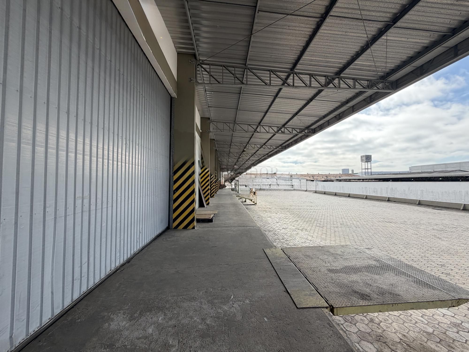 Depósito-Galpão, 9800 m² - Foto 2