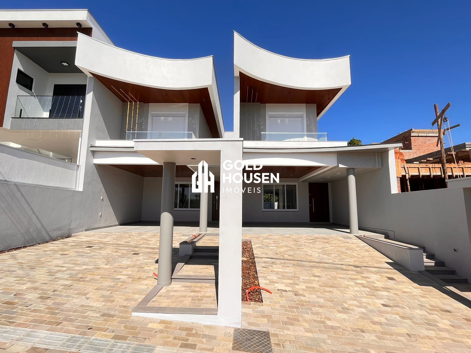 Sobrado novo de alto padrão com 3 dormitórios no Universitário - Lajeado/RS