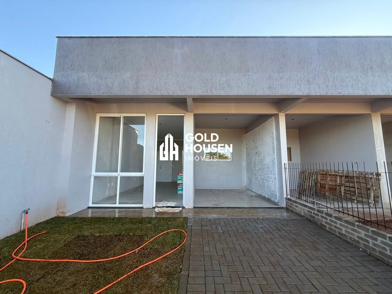 Casa Geminada de 3 dormitórios no bairro Conventos, em excelente localização!