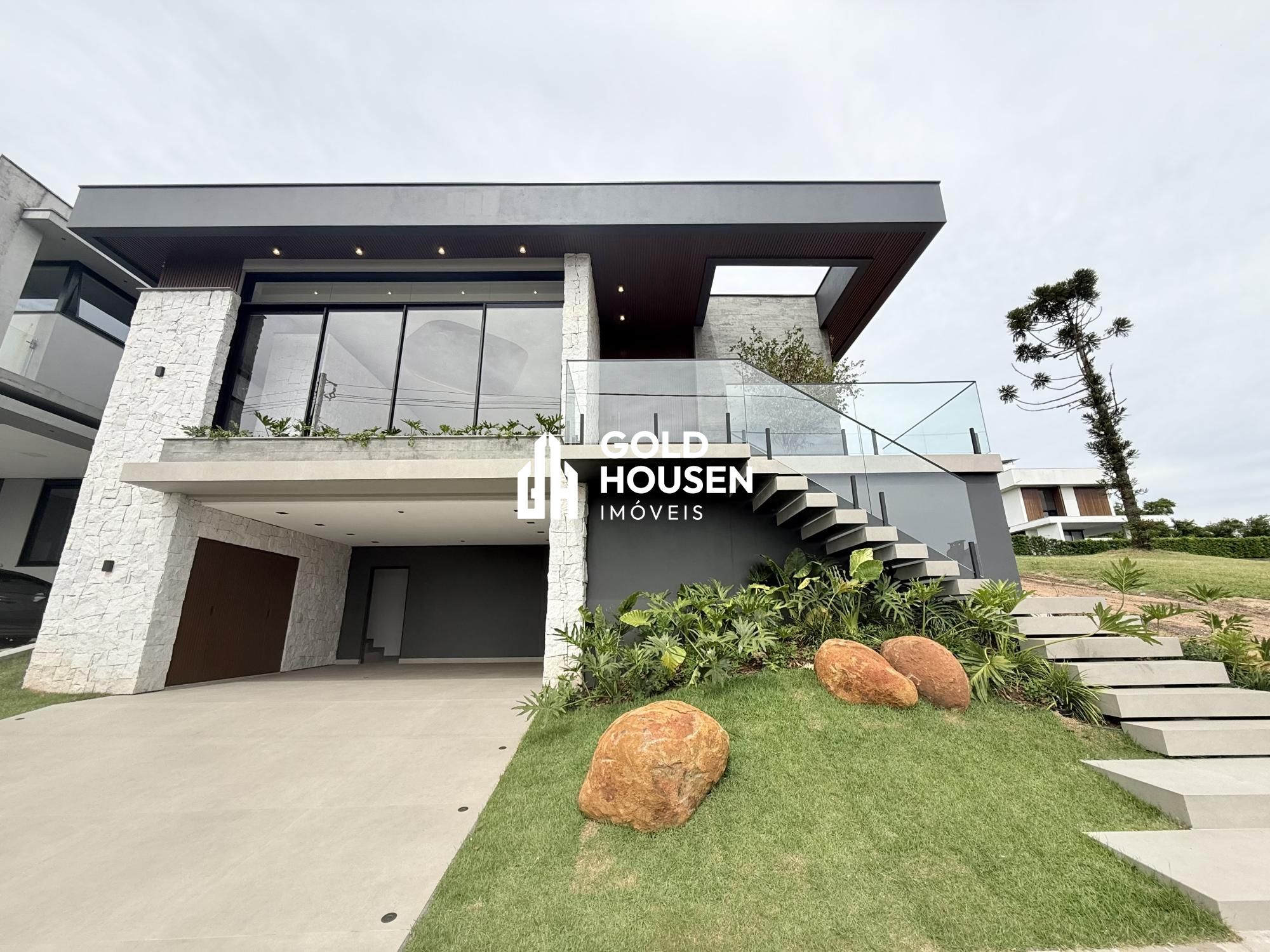 Casa de Alto Padrão com 3 dormitórios em Condomínio Fechado no Jardim Botânico