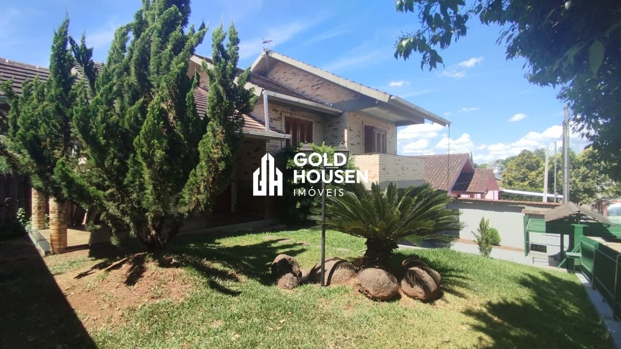 Casa semimobiliada com 3 dormitórios, suíte e piscina no bairro Moinhos em Lajeado/RS