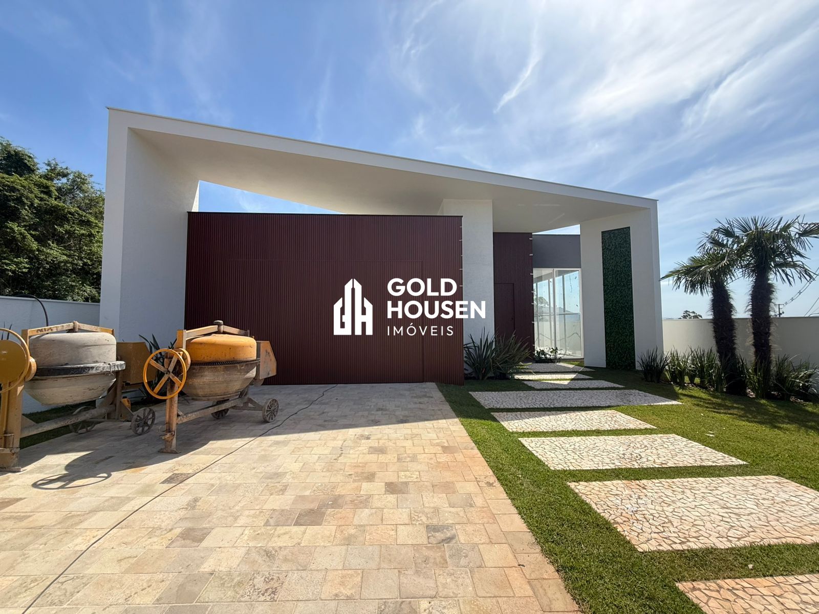 Linda casa plana de alto padrão com 4 suítes em Carneiros - Lajeado/RS