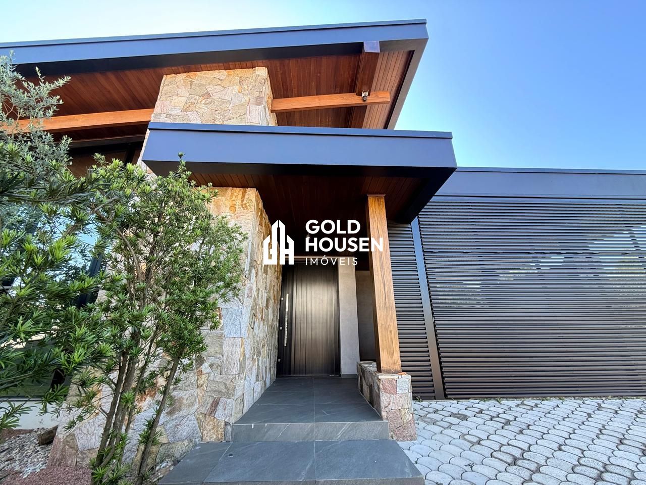 Casa plana de alto padrão com 3 suítes e piscina no Universitário - Lajeado/RS