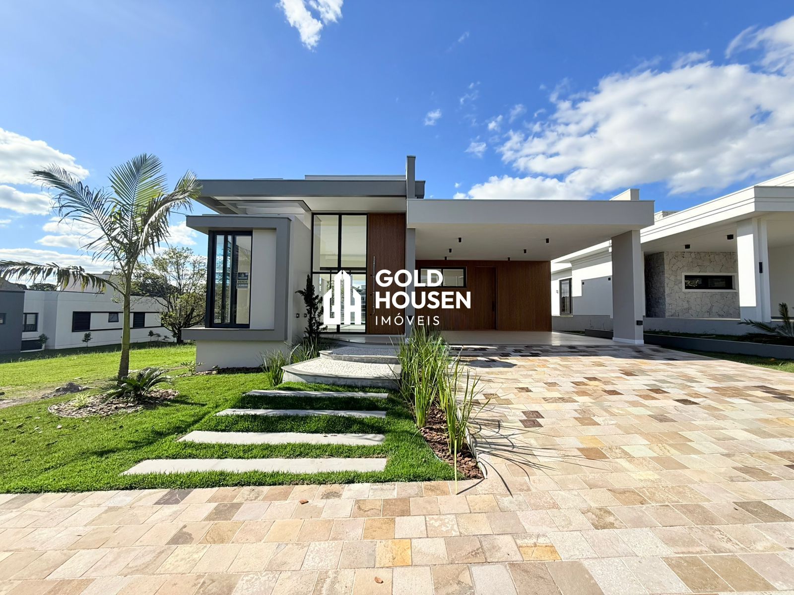 Casa plana de alto padrão com 3 suítes e piscina em Jardim Botânico - Lajeado/RS