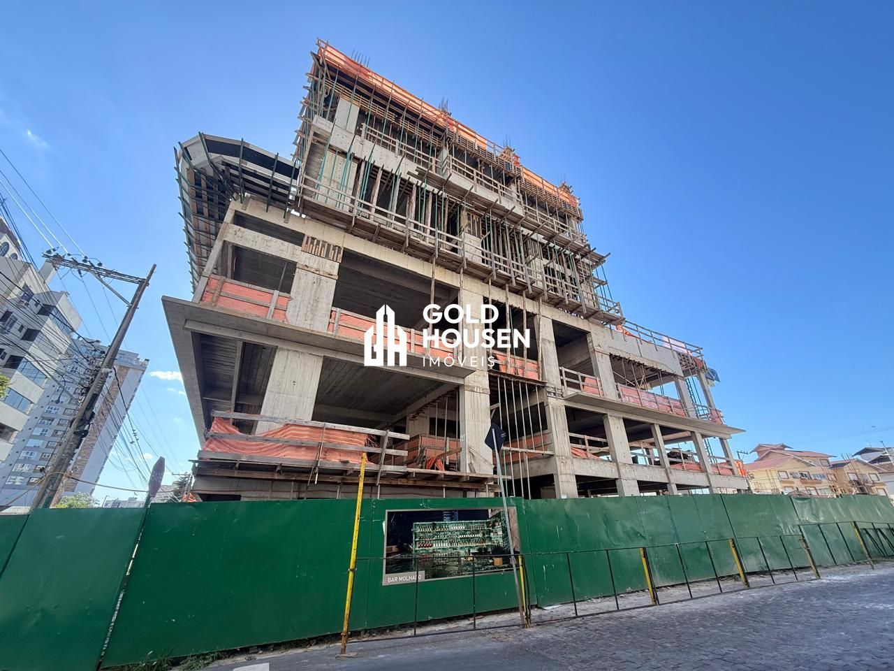 APARTAMENTO 03 DORMITÓRIOS ALTO PADRÃO, 03 SUÍTES, 02 BOXES DE ESTACIONAMENTO, BAIRRO FLORESTAL, LAJEADO RS