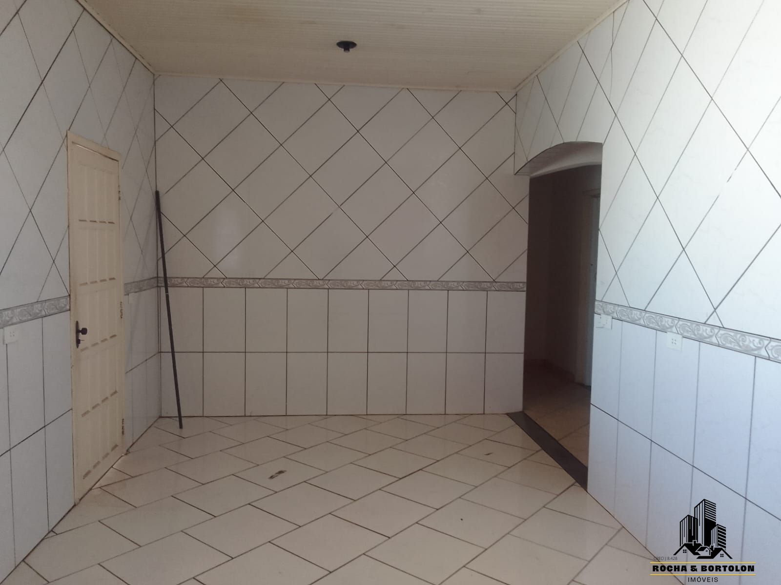 Casa para alugar com 2 quartos, 195m² - Foto 4