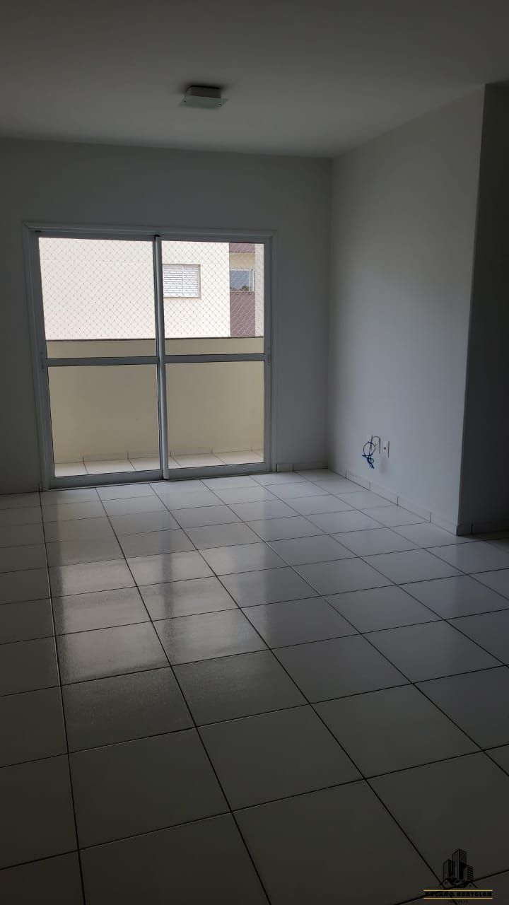 Apartamento para alugar com 3 quartos, 119m² - Foto 9