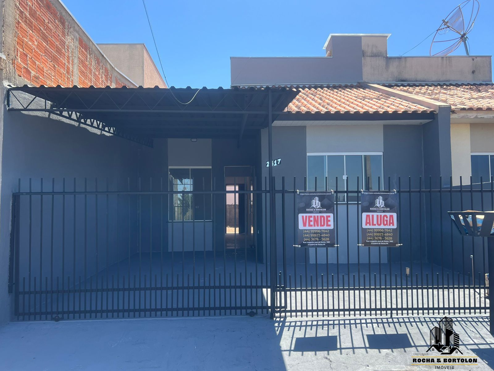 Casa à venda e aluguel com 2 quartos, 125m² - Foto 1