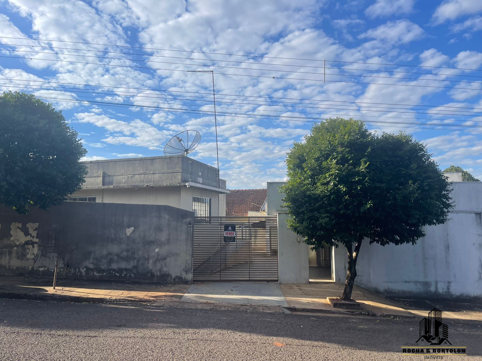 Casa à venda com 5 quartos, 350m² - Foto 1