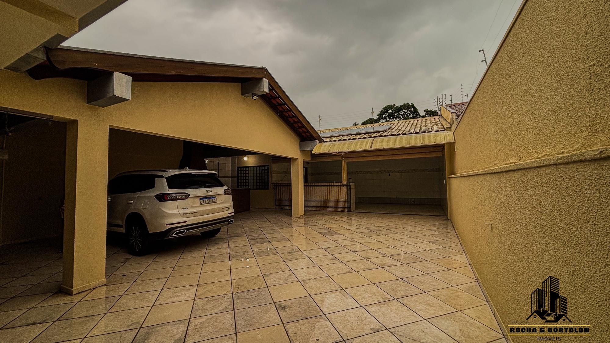 Casa à venda com 3 quartos, 296m² - Foto 4