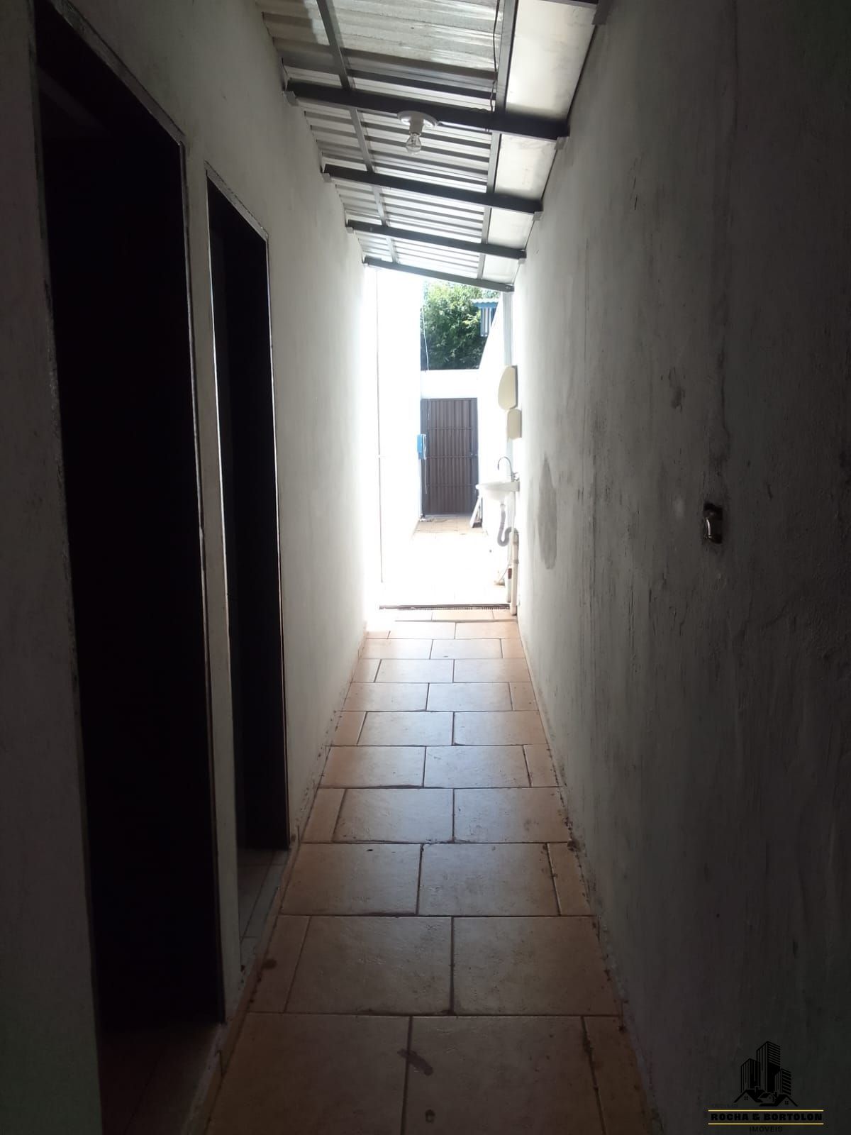 Casa para alugar com 2 quartos, 195m² - Foto 2