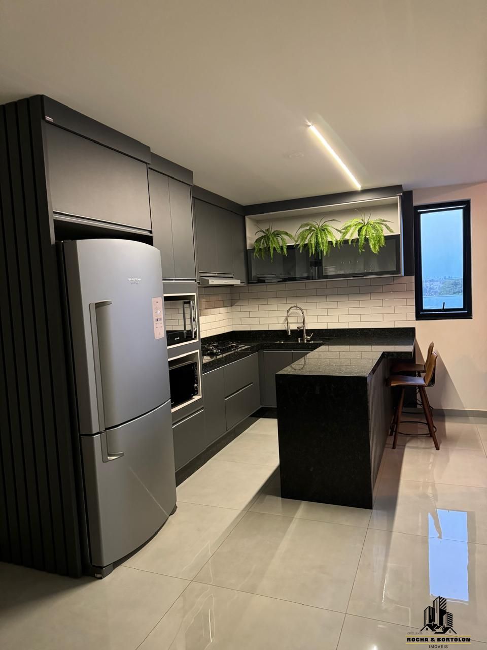 Apartamento à venda com 5 quartos, 200m² - Foto 3