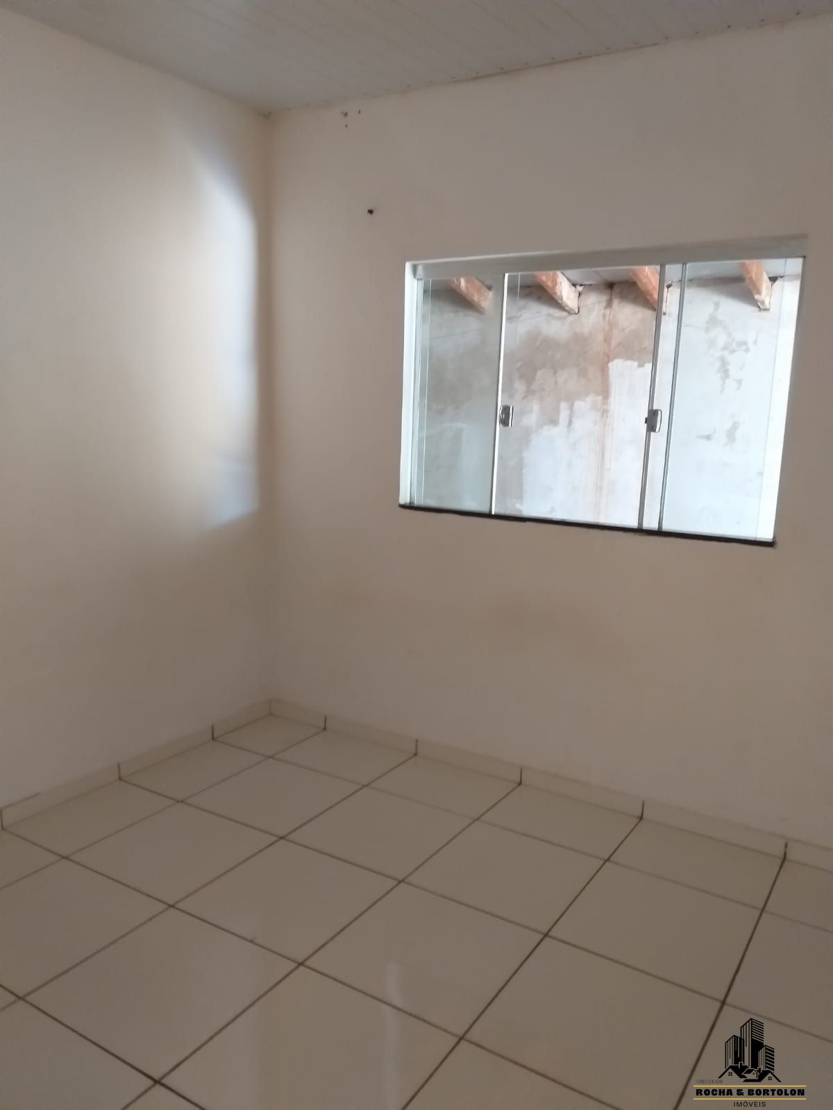 Casa à venda com 3 quartos, 70m² - Foto 4