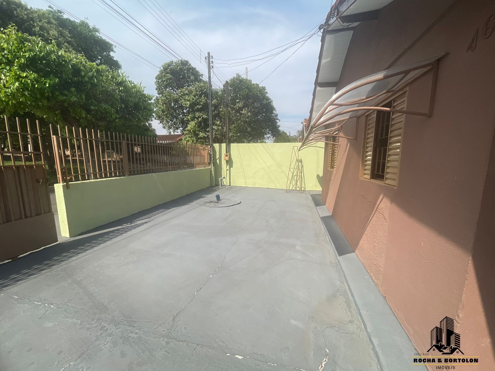 Casa à venda e aluguel com 2 quartos, 220m² - Foto 3