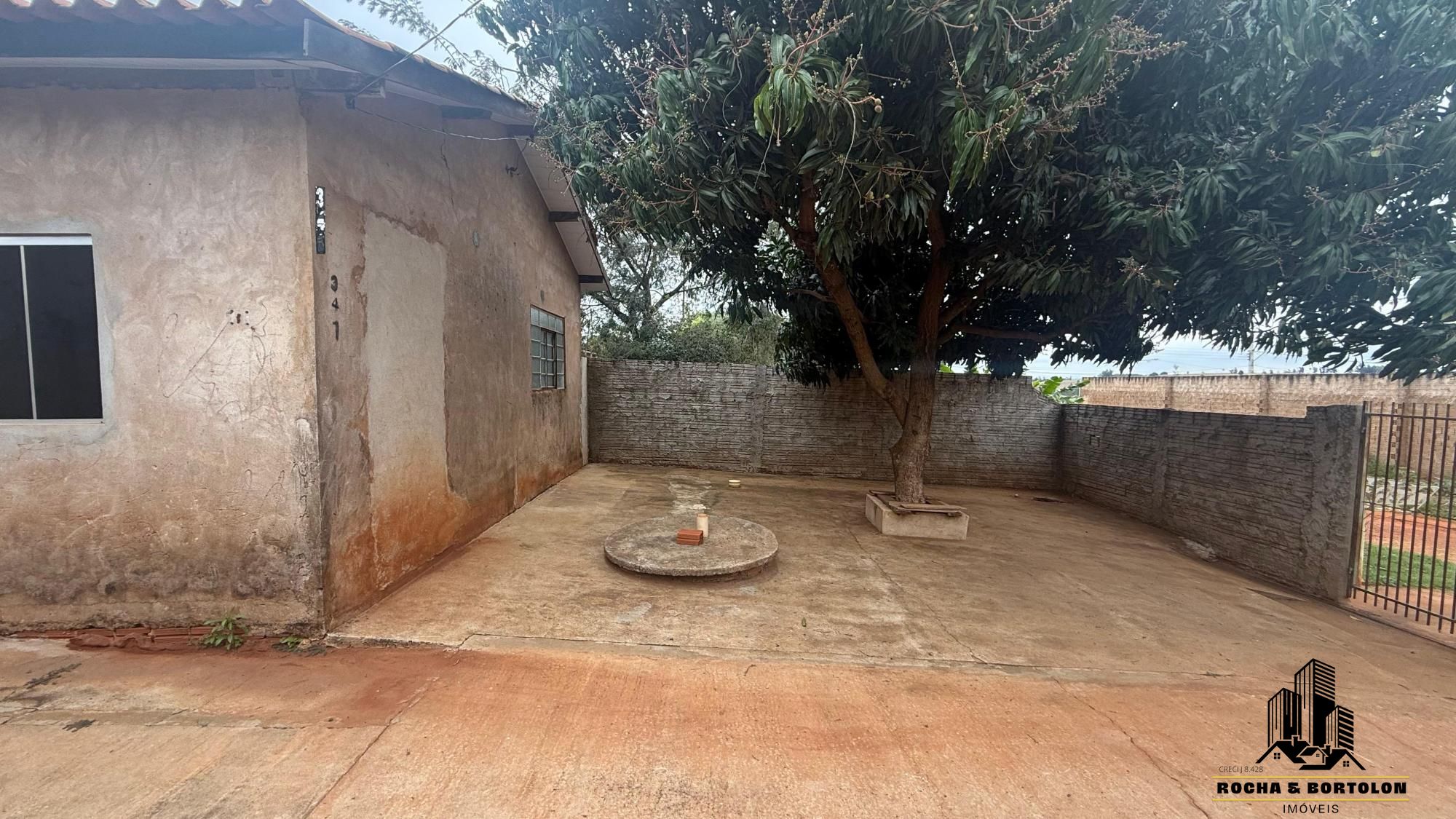 Casa à venda e aluguel com 2 quartos, 250m² - Foto 2