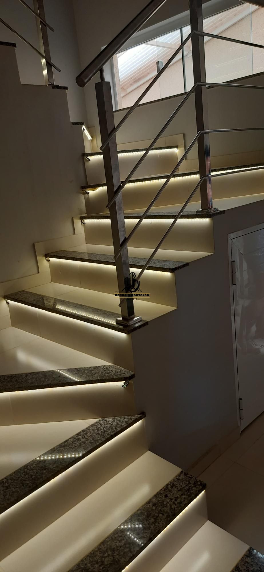 Sobrado, 4 quartos, 245 m² - Foto 2