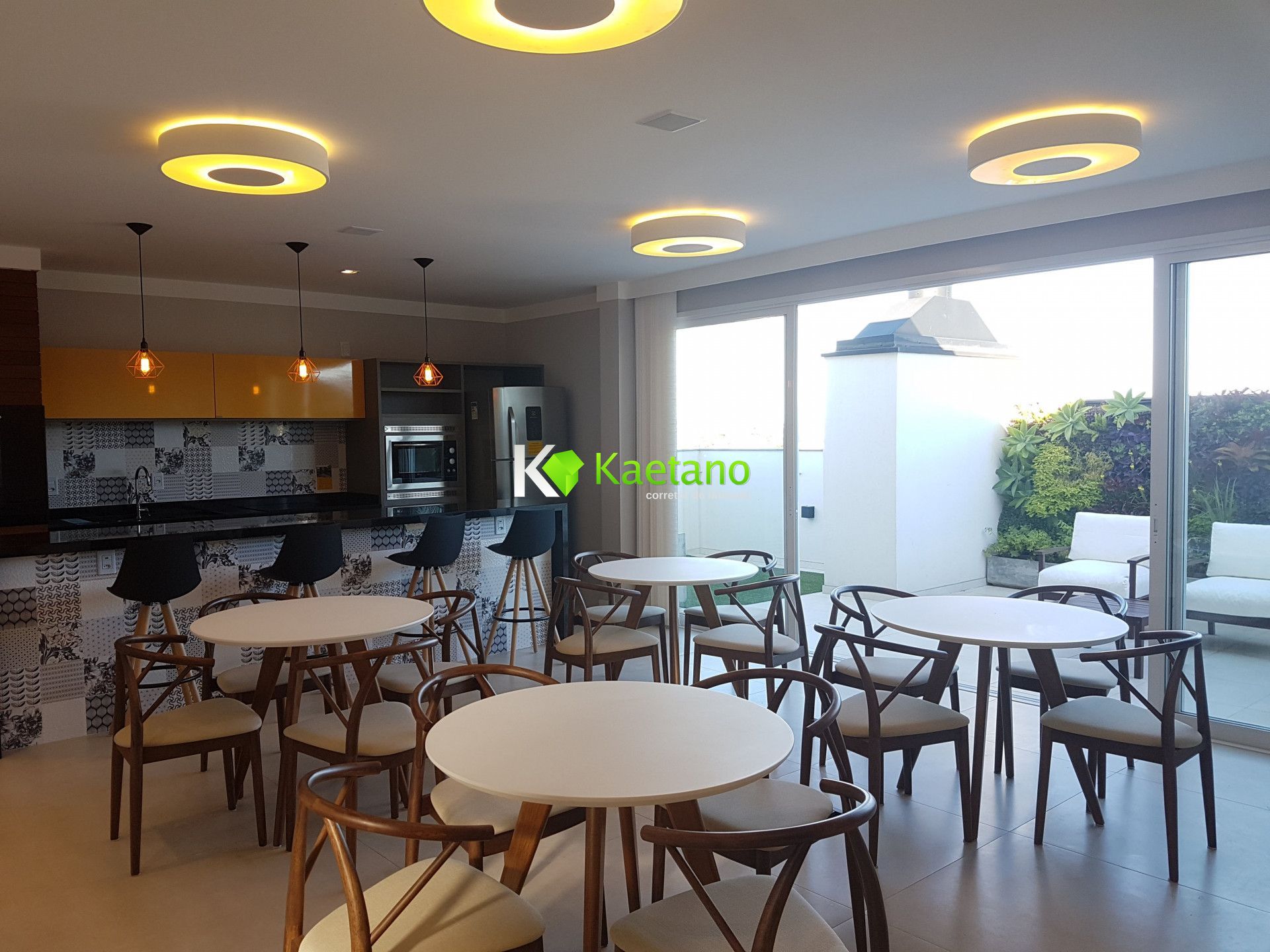 Apartamento à venda com 2 quartos, 71m² - Foto 2